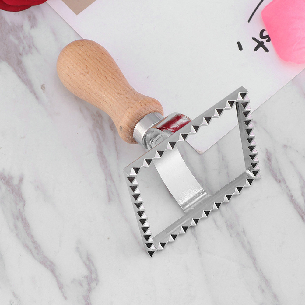 Kitchen Gadgets That Are Useful - 4-delige koekjesvorm met kantmotief, houten handvat,